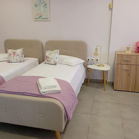 Cozy Apartment Near To The Airport Kouvarás Exterior foto
