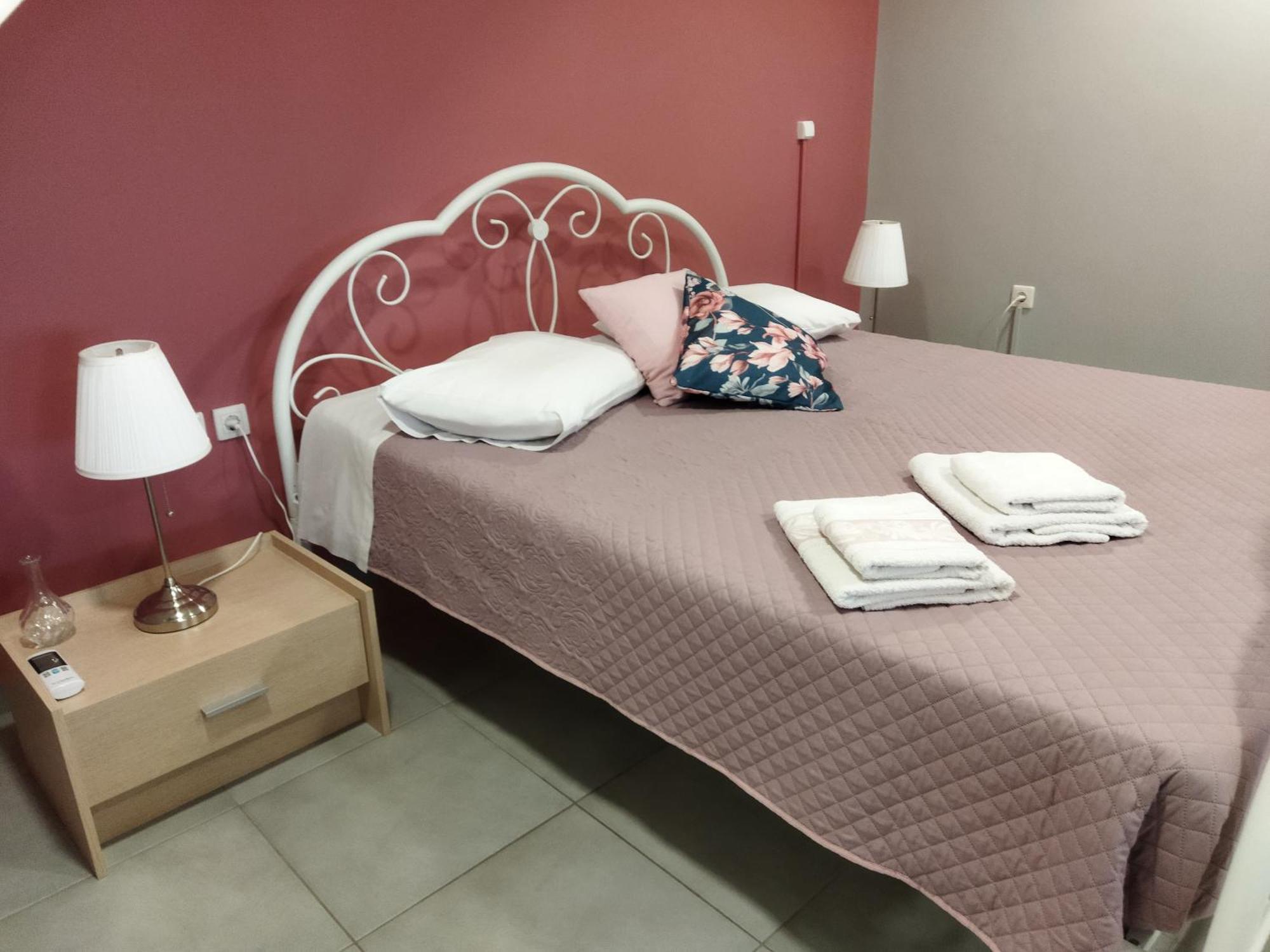 Cozy Apartment Near To The Airport Kouvarás Exterior foto