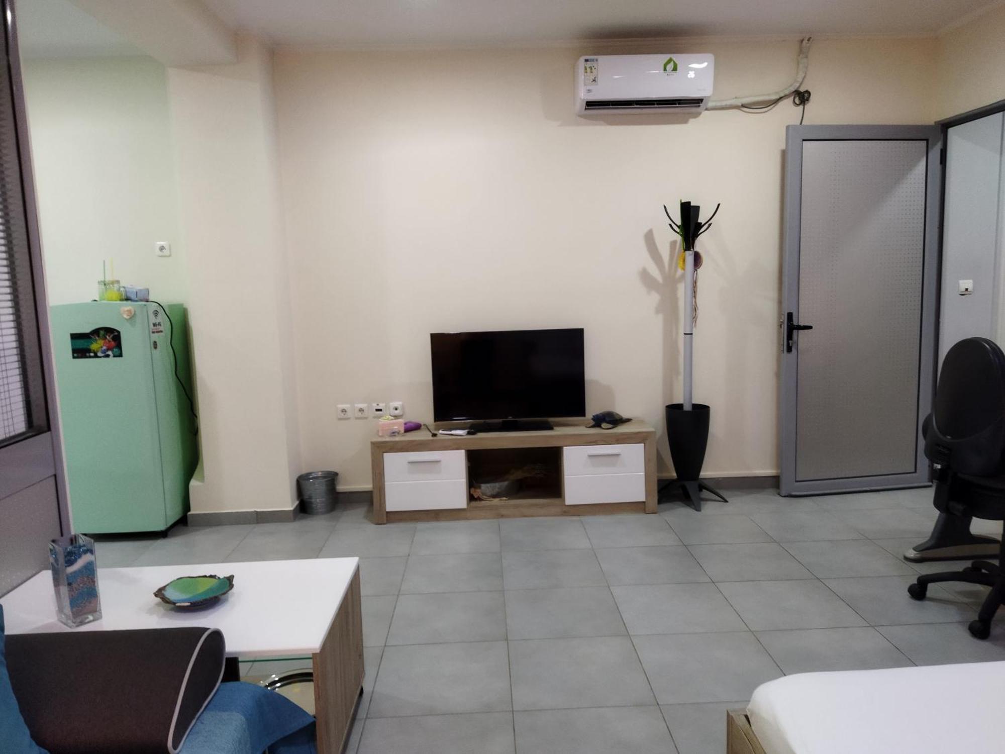 Cozy Apartment Near To The Airport Kouvarás Exterior foto