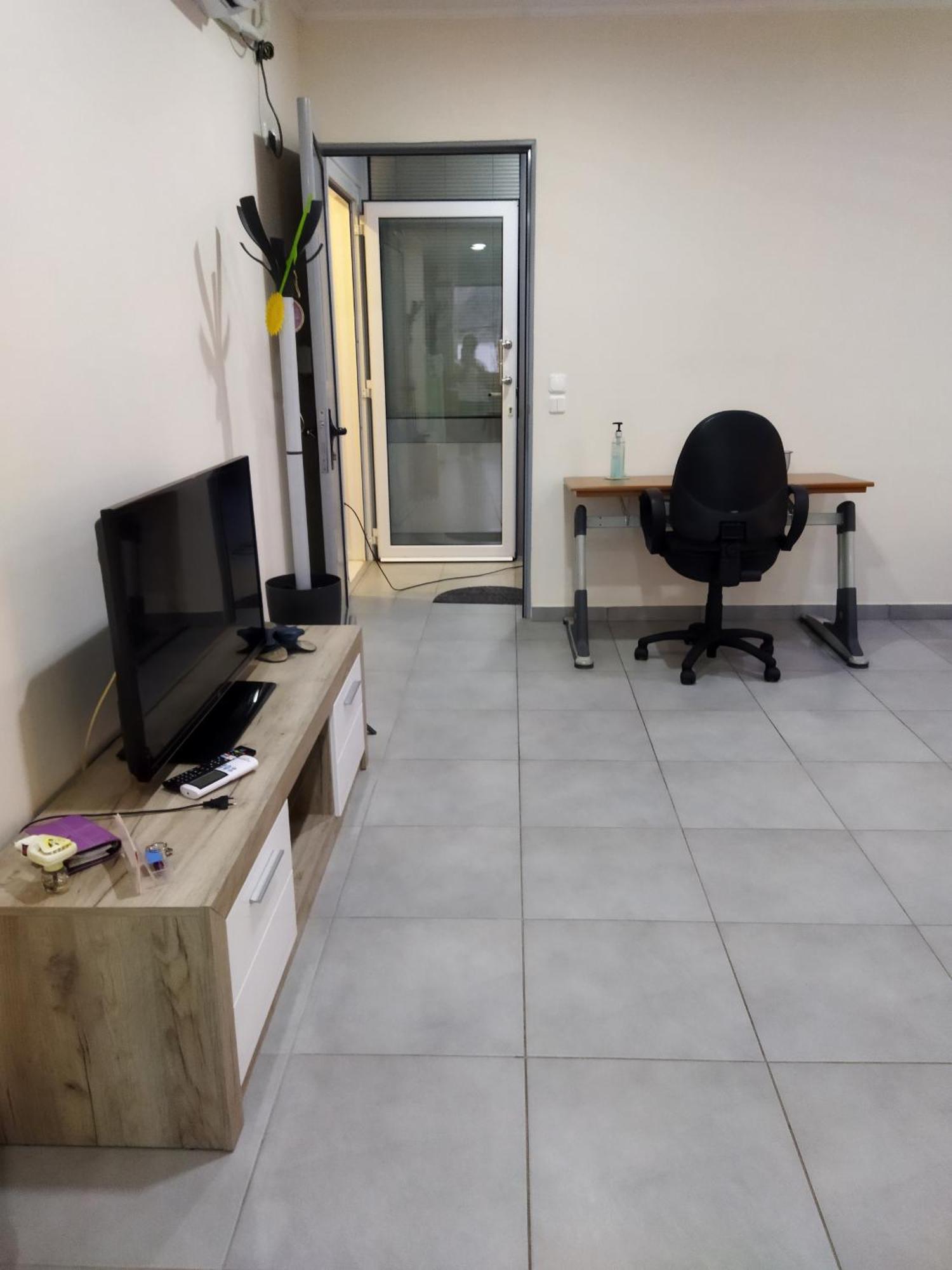 Cozy Apartment Near To The Airport Kouvarás Exterior foto