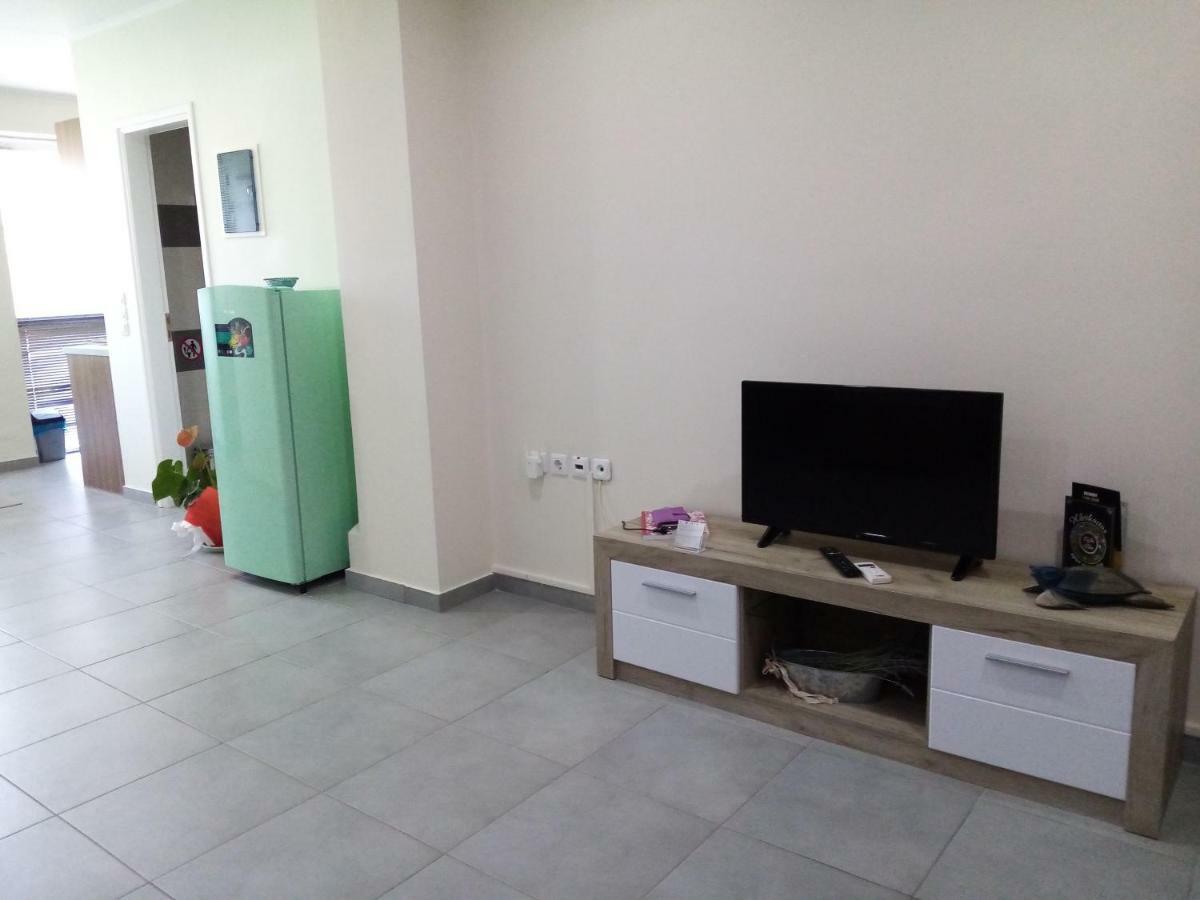 Cozy Apartment Near To The Airport Kouvarás Exterior foto